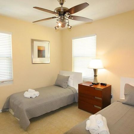Johns Pass Condo'S- Fully Remote St. Pete Beach Bagian luar foto