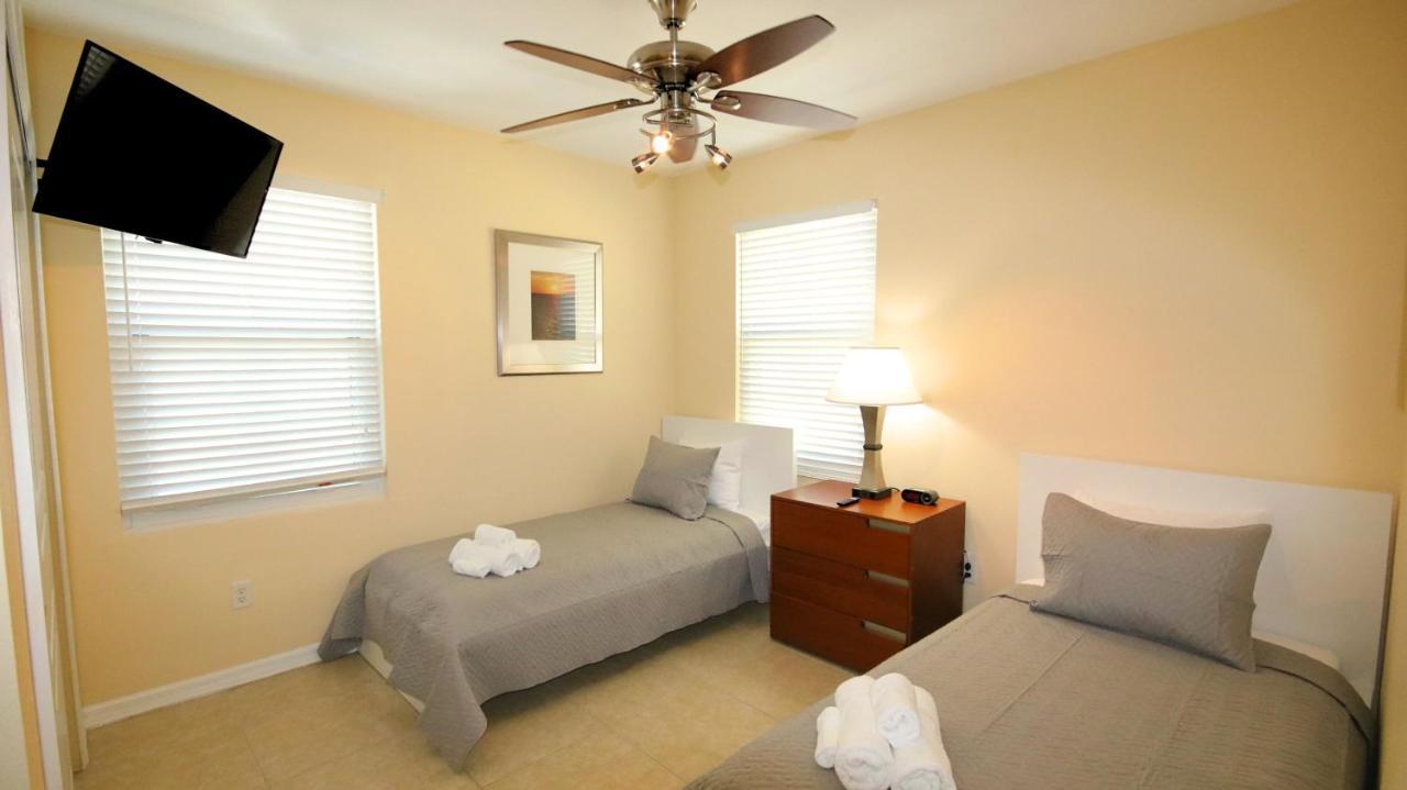 Johns Pass Condo'S- Fully Remote St. Pete Beach Bagian luar foto