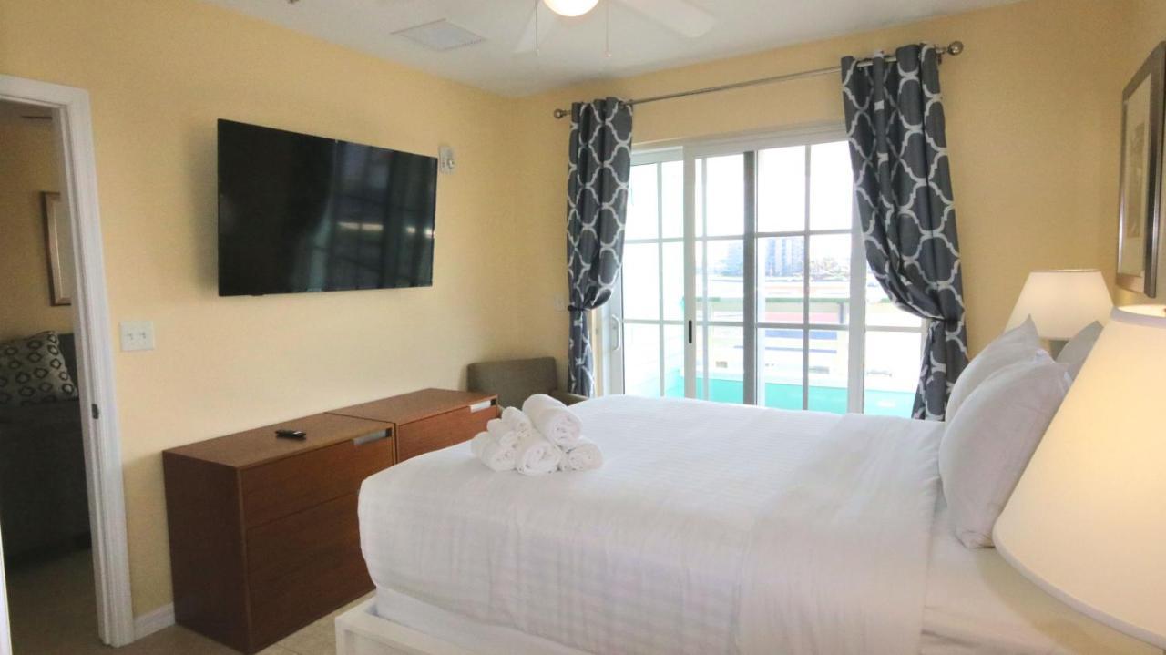 Johns Pass Condo'S- Fully Remote St. Pete Beach Bagian luar foto